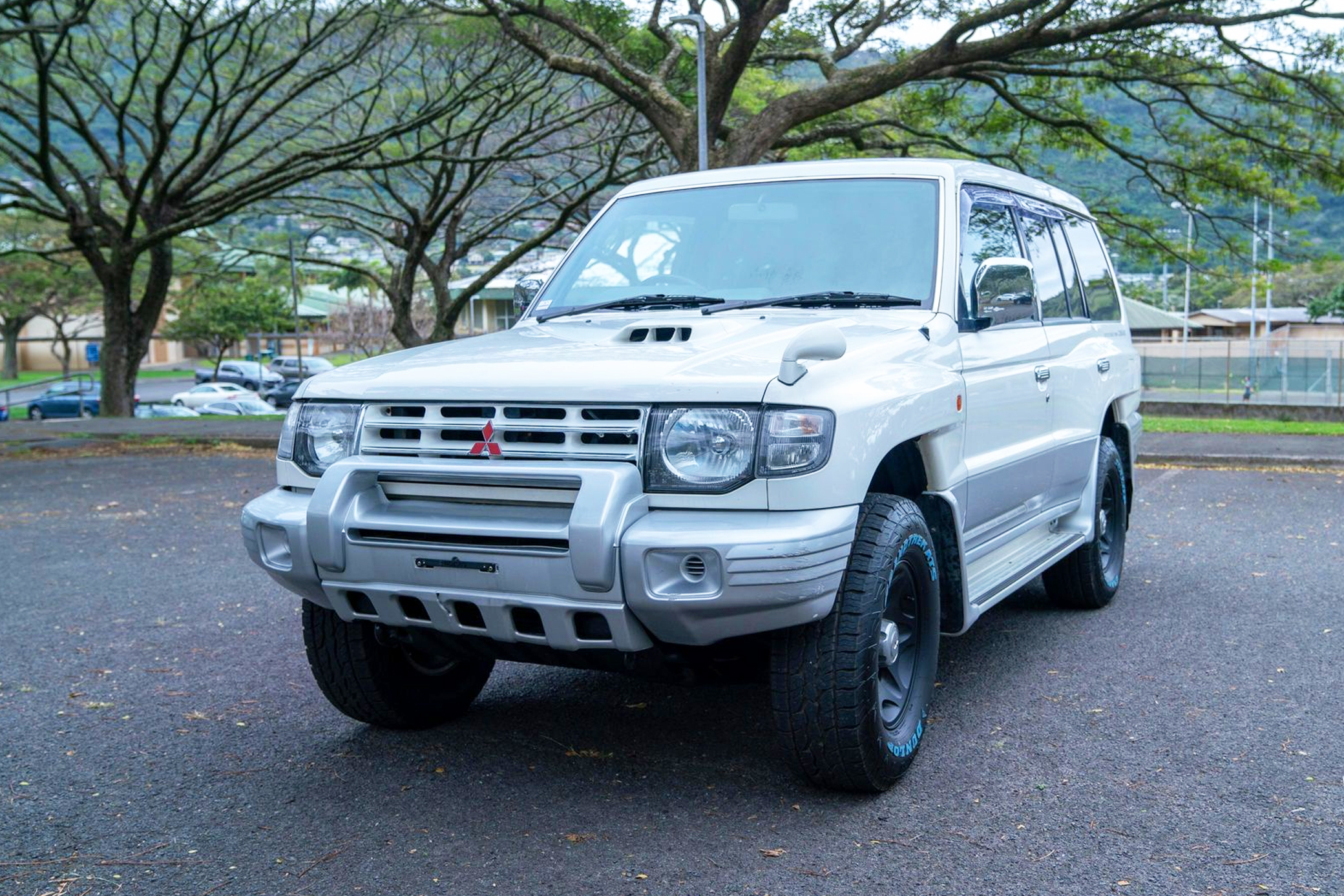 Mitsubishi-Pajero-01